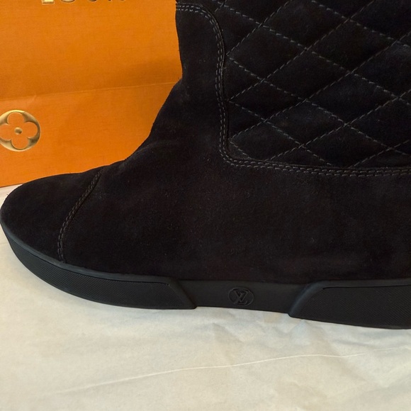 Louis Vuitton Black Quilted Women's Boots - Picture 4 of 13